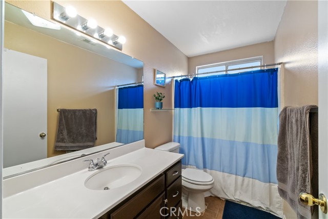 Detail Gallery Image 17 of 25 For 38906 Edgemont Dr, Palmdale,  CA 93551 - 4 Beds | 2 Baths
