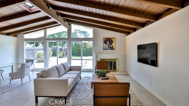 Detail Gallery Image 13 of 45 For 640 S Gilbuck Dr, Anaheim,  CA 92802 - 3 Beds | 2 Baths