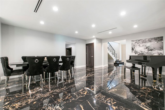 17800 Raymer Street, Sherwood Forest CA: https://media.crmls.org/medias/d94aee39-fa85-4ab5-89fd-54df5e668df7.jpg