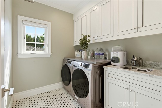 Detail Gallery Image 29 of 37 For 4469 Stern Ave, Sherman Oaks,  CA 91423 - 5 Beds | 5 Baths