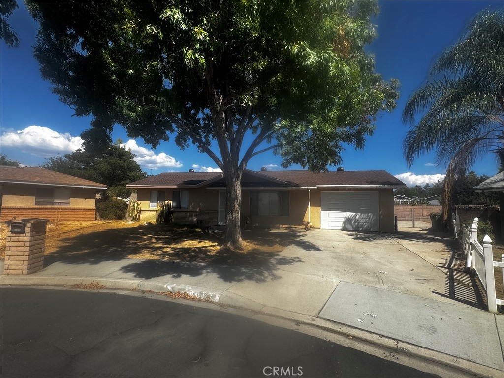 41376 Torrey Pine Court
