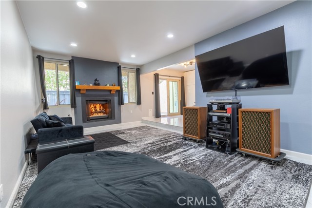 17430 Vanowen, Lake Balboa CA: https://media.crmls.org/medias/d94c23f6-e057-4642-8d0e-c12fbb705ae7.jpg
