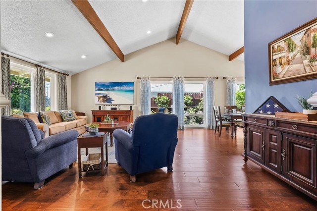 11571 Harrisburg, Rossmoor CA: https://media.crmls.org/medias/d94cafed-bd2d-47ab-8646-0fdcdbaa7ef3.jpg