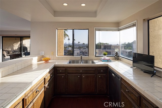 Detail Gallery Image 13 of 36 For 2231 Saint Louis Ave 104b,  Signal Hill,  CA 90755 - 3 Beds | 2 Baths