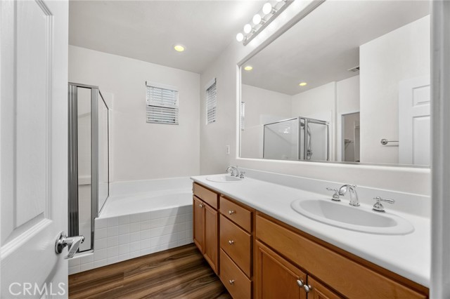 Detail Gallery Image 18 of 31 For 27626 Sunny Creek Dr, Valencia,  CA 91354 - 3 Beds | 2/1 Baths