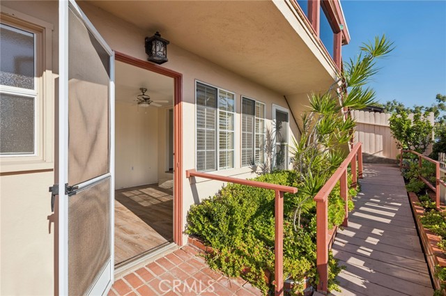 Detail Gallery Image 2 of 17 For 114 High Drive, Laguna Beach,  CA 92651 - – Beds | – Baths