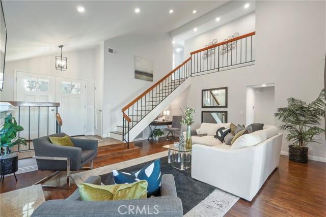 Detail Gallery Image 3 of 28 For 58 Rockwood, Irvine,  CA 92614 - 4 Beds | 3 Baths