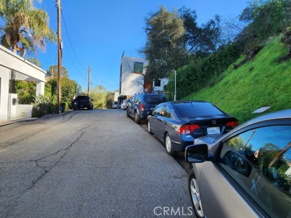 Photo of 7218 Sunnydip Trail, Hollywood Hills, CA 90068