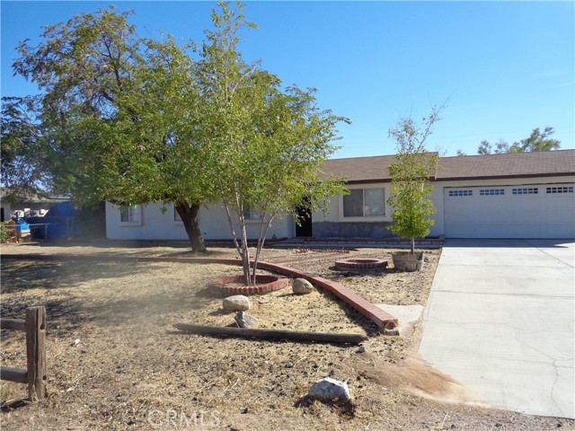 Detail Gallery Image 2 of 20 For 22693 Eyota Rd, Apple Valley,  CA 92308 - 4 Beds | 2 Baths