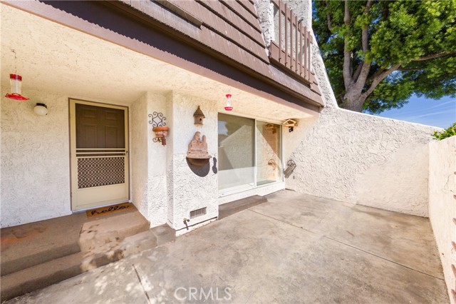 Detail Gallery Image 2 of 29 For 18344 Collins St a,  Tarzana,  CA 91356 - 2 Beds | 2/1 Baths