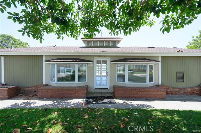 8195 Pawtucket Drive, Huntington Beach CA: https://media.crmls.org/medias/d94e20d2-d384-4b01-bc3b-8f9096bcac49.jpg