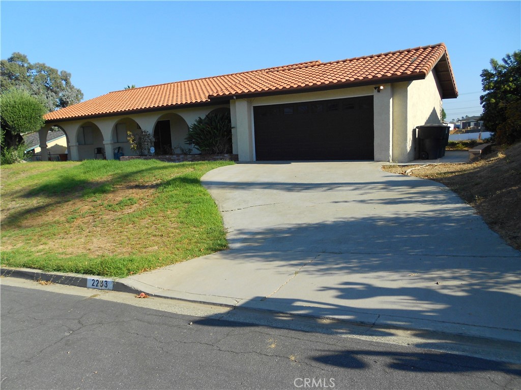 2233 Mountain View