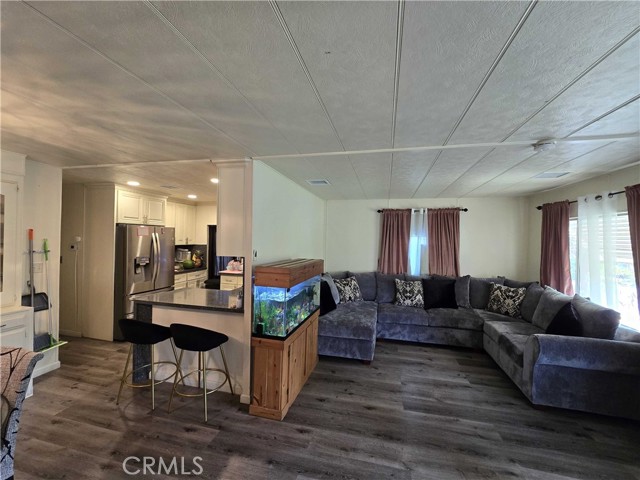 Detail Gallery Image 9 of 26 For 995 Pomona Rd #1,  Corona,  CA 92882 - 3 Beds | 2 Baths