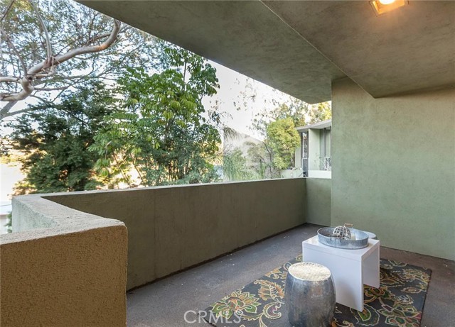 Detail Gallery Image 16 of 18 For 3625 Fredonia Dr #4,  Hollywood Hills,  CA 90068 - 2 Beds | 2 Baths