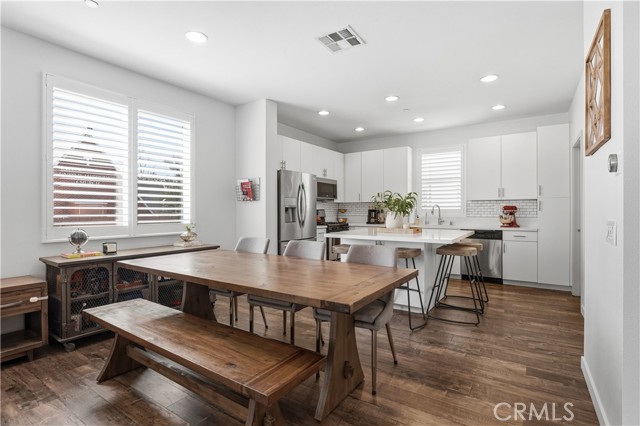 Detail Gallery Image 5 of 29 For 809 S Anaheim Bld, Anaheim,  CA 92805 - 3 Beds | 2/1 Baths