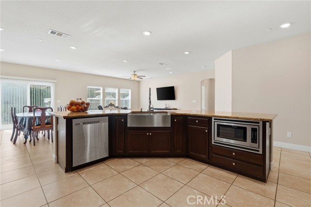 Detail Gallery Image 20 of 57 For 3725 W Clinton, Visalia,  CA 93291 - 4 Beds | 2/1 Baths