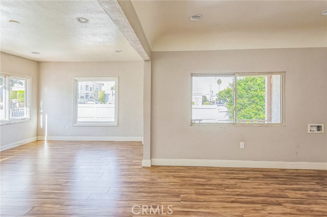 Detail Gallery Image 7 of 31 For 1602 W 81st St, Los Angeles,  CA 90047 - 2 Beds | 1 Baths