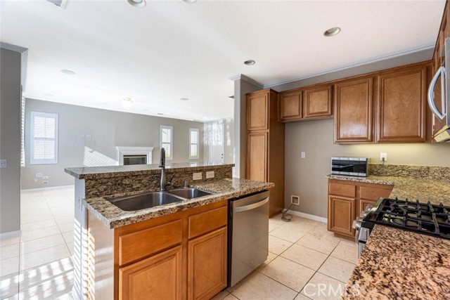 Detail Gallery Image 9 of 49 For 24142 Tango Dr, Valencia,  CA 91354 - 4 Beds | 2/1 Baths