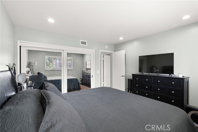 8195 Pawtucket Drive, Huntington Beach CA: https://media.crmls.org/medias/d95186d3-279c-4a9c-9042-3b8728dcf7f4.jpg