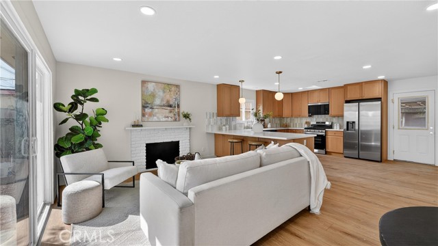 Detail Gallery Image 9 of 37 For 4200 W West, Fullerton,  CA 92833 - 3 Beds | 2 Baths