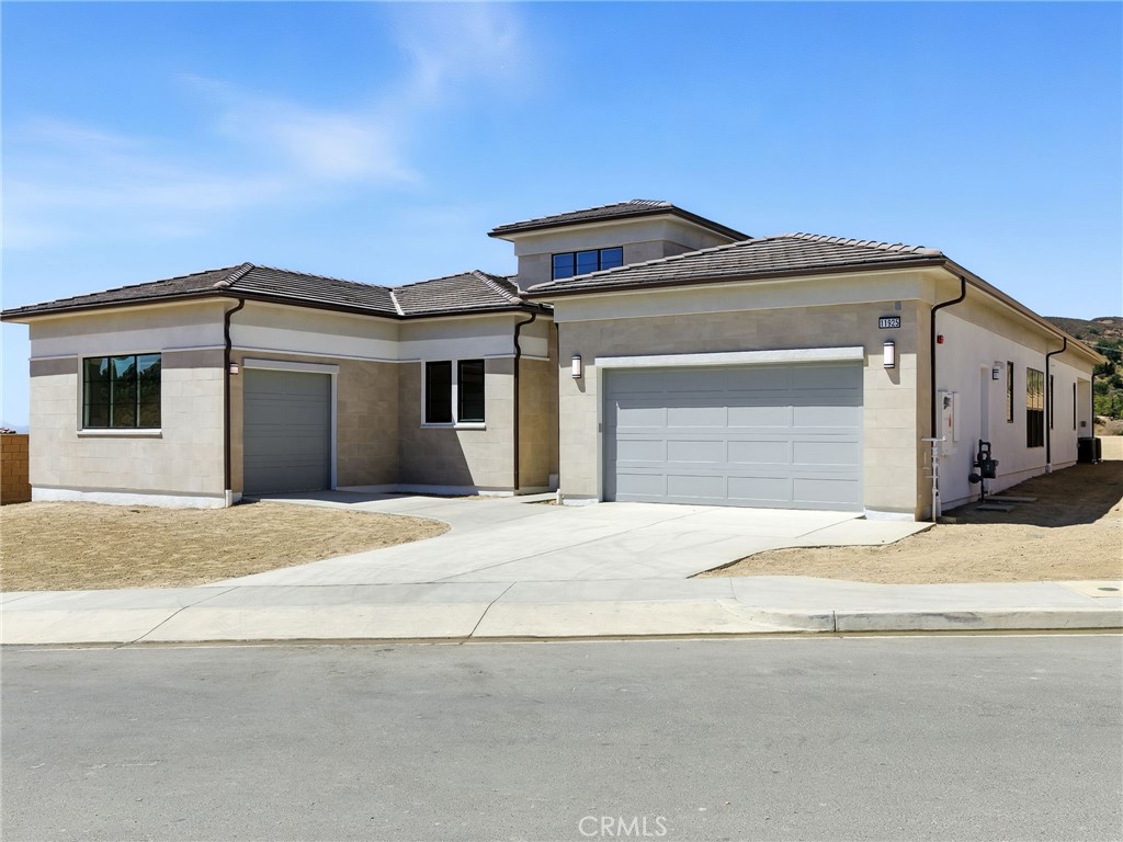 11925 Red Hawk Lane