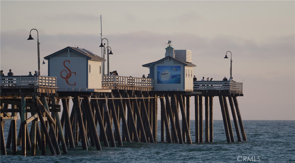 https://media.crmls.org/medias/d9523c53-ffcd-4708-9bfe-2eeb63756442.jpg?preset=X-Large