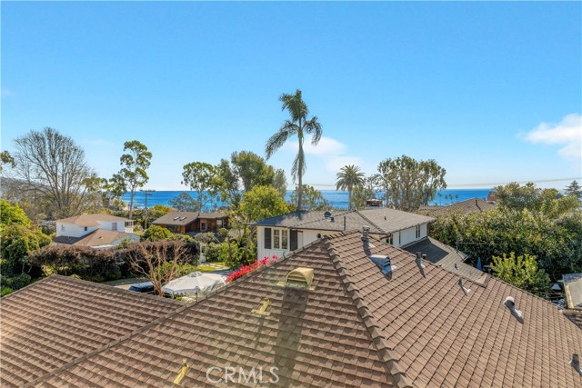 432 Holly Street, Laguna Beach CA: https://media.crmls.org/medias/d952639b-9190-4903-9f65-ad48439468da.jpg