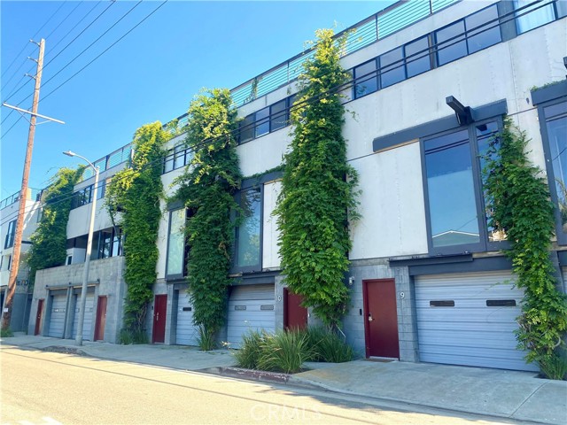 1113 Electric Avenue, Venice CA: https://media.crmls.org/medias/d952b48d-59f2-4af5-8e83-b0b899ba4264.jpg
