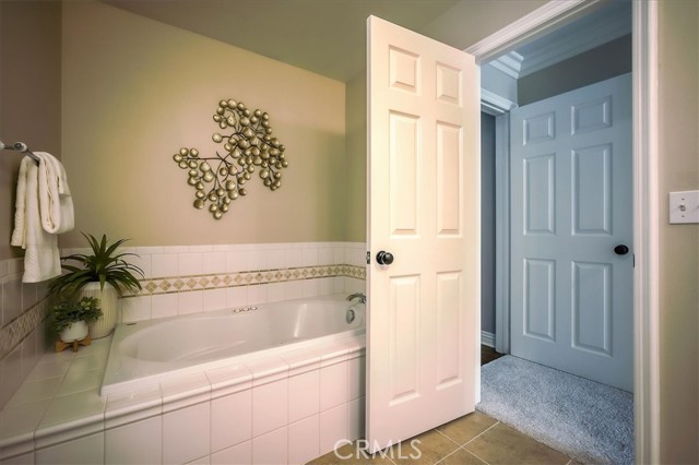1375 N Euclid Avenue, Upland CA: https://media.crmls.org/medias/d953082a-6832-4f48-a5bf-72ca903caa83.jpg