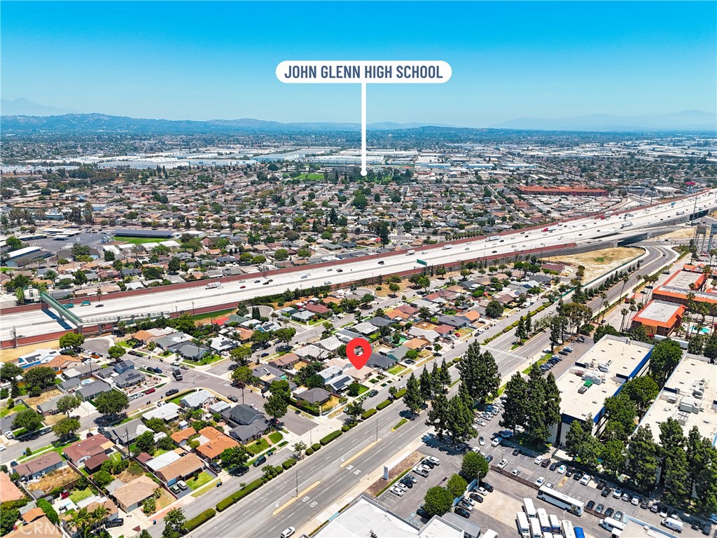 https://media.crmls.org/medias/d953c785-a69e-4888-af51-a541328dad9f.jpg?preset=X-Large