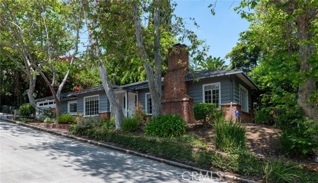 5405 Black Oak Drive, Los Angeles CA: https://media.crmls.org/medias/d95419b9-2a71-4848-bd5d-dd7307384c50.jpg
