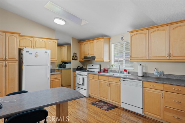 1010 Terrace Road, San Bernardino CA: https://media.crmls.org/medias/d9541ce6-a1b6-44f9-a7f6-3446aaa3c5ba.jpg