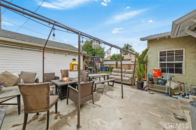 12343 Rives Avenue, Downey CA: https://media.crmls.org/medias/d9544526-e069-4c27-99a1-511195223365.jpg