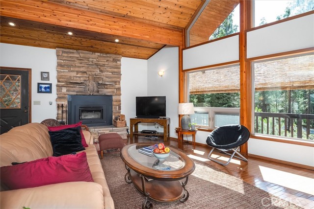7134 Snyder Ridge Road, Mariposa CA: https://media.crmls.org/medias/d9546164-6726-479f-9c96-1de9853457f7.jpg