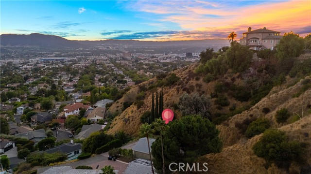 Detail Gallery Image 17 of 46 For 1235 Verdugo Spring Ln, Burbank,  CA 91501 - 3 Beds | 2 Baths