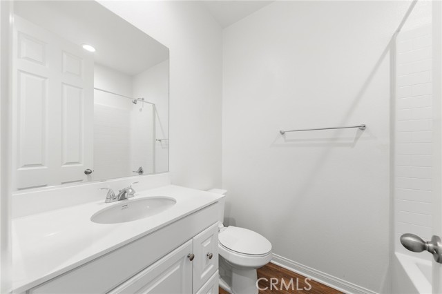 7554 Botany St, Chino CA: https://media.crmls.org/medias/d954bfd4-8b36-4de6-80a6-d794a9001c1b.jpg