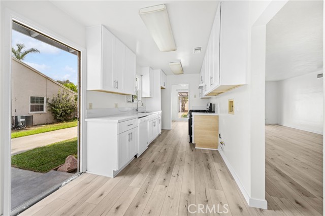 Detail Gallery Image 4 of 19 For 3453 Sunnyside Dr, Riverside,  CA 92506 - 3 Beds | 1 Baths