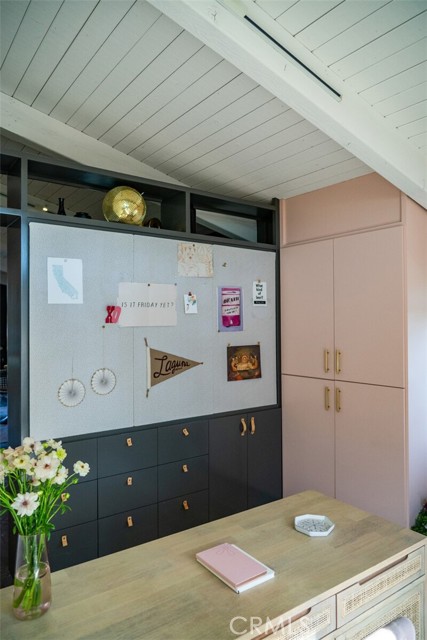 956 Tia Juana, Laguna Beach CA: https://media.crmls.org/medias/d9552fc4-1be0-4774-aa37-88a885da410f.jpg