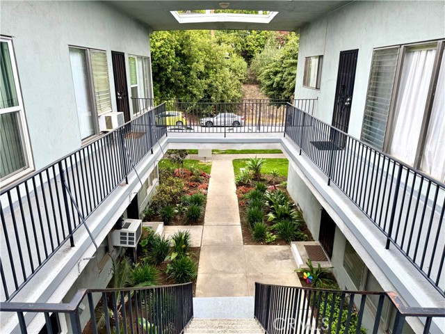 136 W Union Avenue, Fullerton CA: https://media.crmls.org/medias/d95538fc-c6af-4c0d-9085-feb8f8c71880.jpg