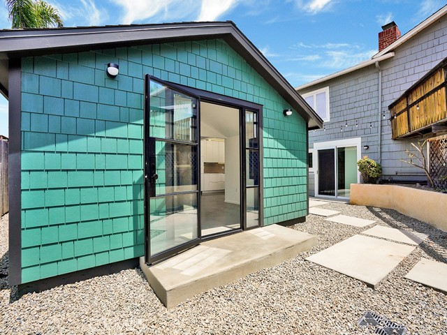 31641 3rd Avenue, Laguna Beach CA: https://media.crmls.org/medias/d955a86d-18c5-4dea-a603-bcb42174a5a3.jpg