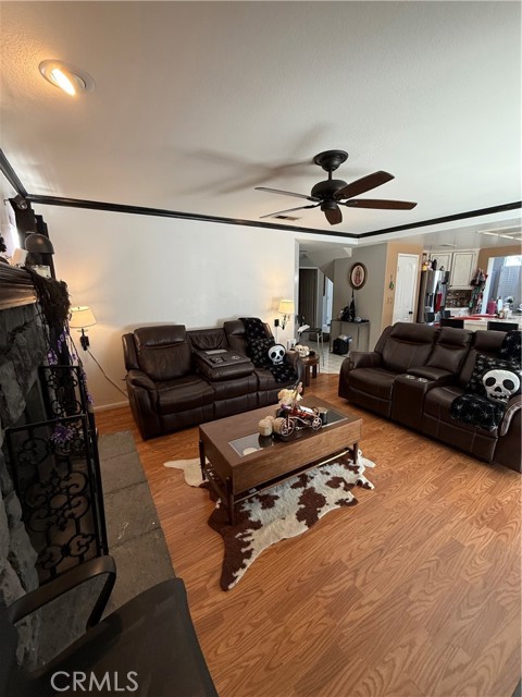 Detail Gallery Image 7 of 42 For 39418 Daylily Pl, Palmdale,  CA 93551 - 5 Beds | 3 Baths