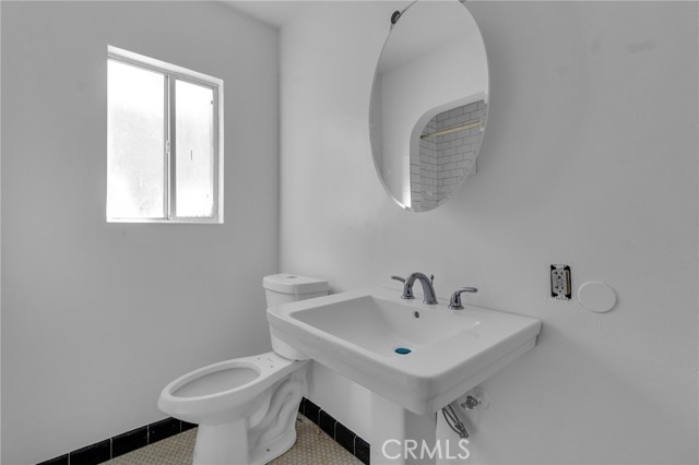 Detail Gallery Image 11 of 31 For 1409 E 59th St, Long Beach,  CA 90805 - 2 Beds | 1 Baths