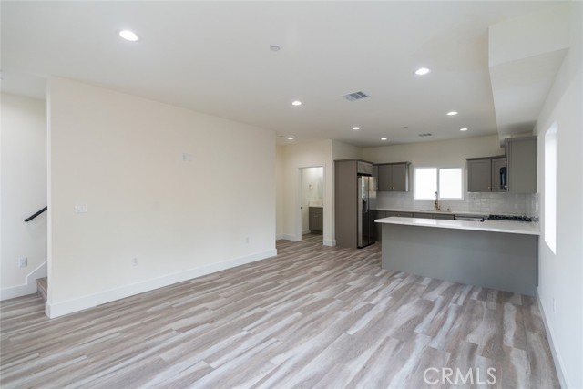 Detail Gallery Image 13 of 39 For 443 1/2 N Harvard Bld, Los Angeles,  CA 90004 - 4 Beds | 4 Baths
