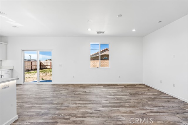 Detail Gallery Image 10 of 60 For 20349 90th St, California City,  CA 93505 - 4 Beds | 3 Baths