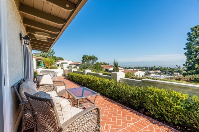 142 Aspen Way, Rolling Hills Estates, California 90274, 3 Bedrooms Bedrooms, ,2 BathroomsBathrooms,Residential,Sold,Aspen,DW21232324