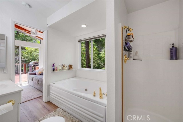 Detail Gallery Image 17 of 42 For 395 Primrose Cir #1-2,  Lake Arrowhead,  CA 92352 - 4 Beds | 3 Baths