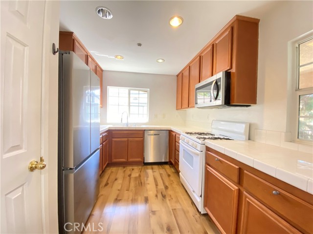 Detail Gallery Image 5 of 20 For 25816 Iris Ave a,  Moreno Valley,  CA 92551 - 2 Beds | 2 Baths