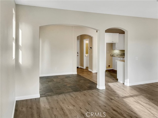 Detail Gallery Image 7 of 31 For 277 Bloomington Ave #132,  Rialto,  CA 92376 - 5 Beds | 3/1 Baths