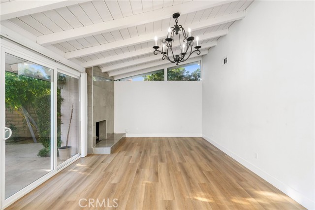 Detail Gallery Image 6 of 31 For 8341 Delco Ave, Winnetka,  CA 91306 - 5 Beds | 4 Baths