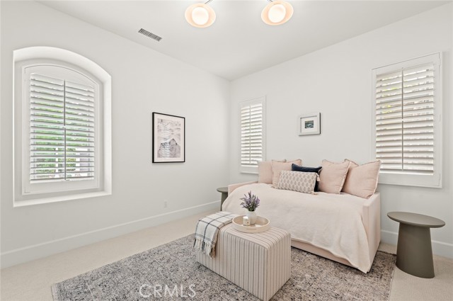 117 Andirons, Irvine CA: https://media.crmls.org/medias/d95a3922-6163-440d-a378-84ce2c450f1e.jpg